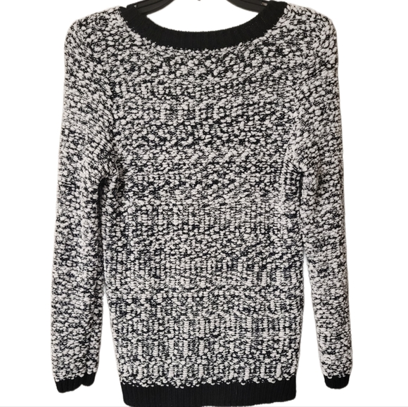 Almost Famous Fluffy Knit Sweater Size Large Black and White - Picture 4 of 6